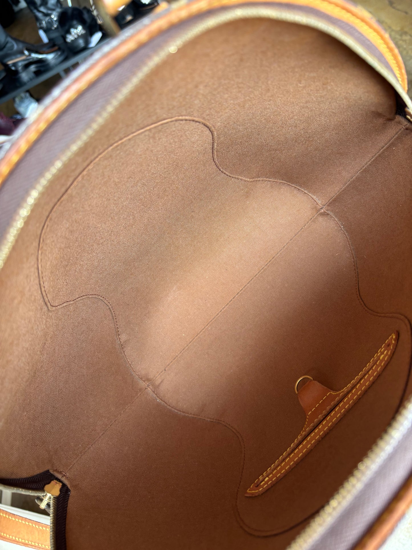 Louis Vuitton Elipse Bag