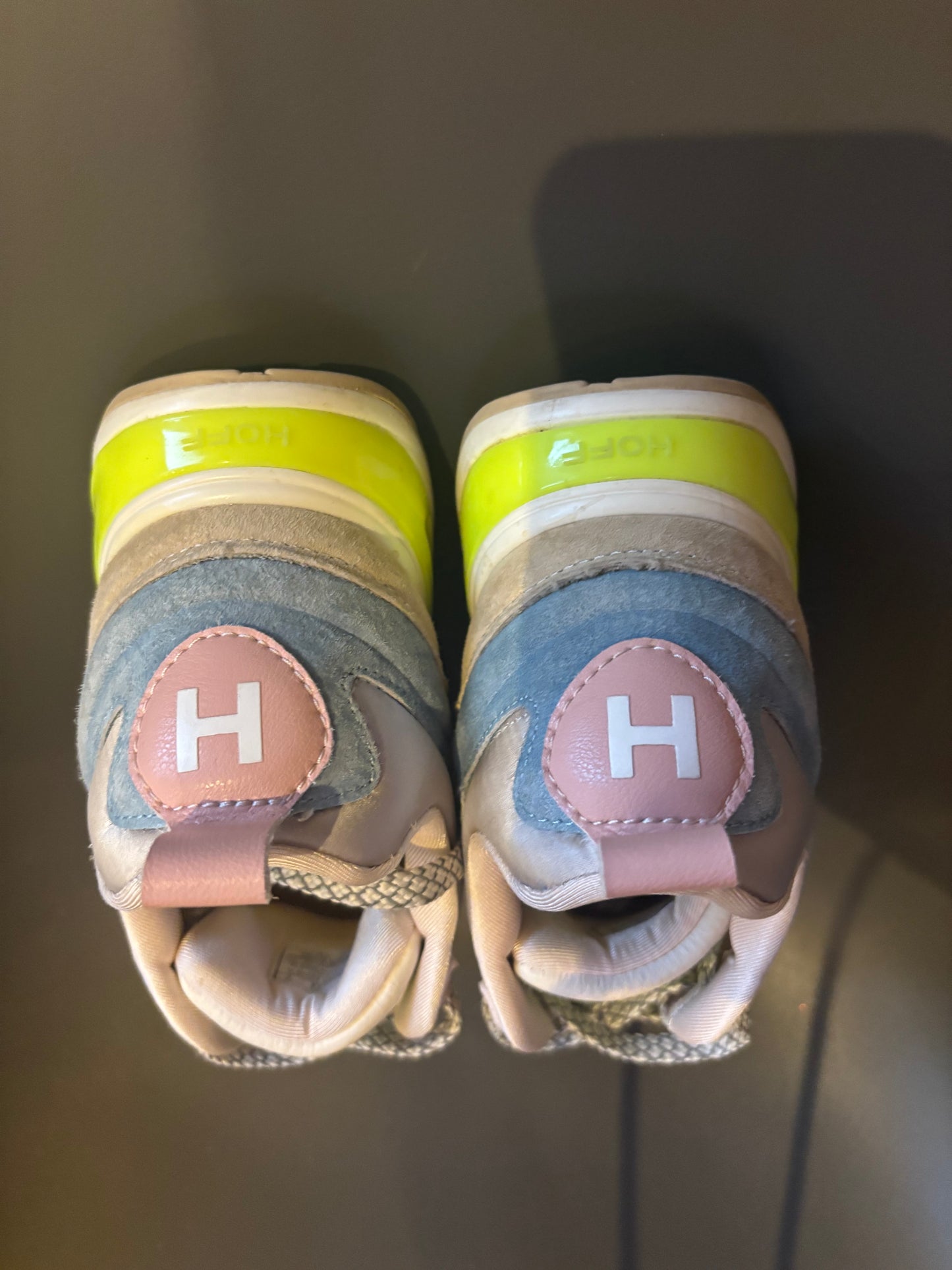 Hoff Trainers