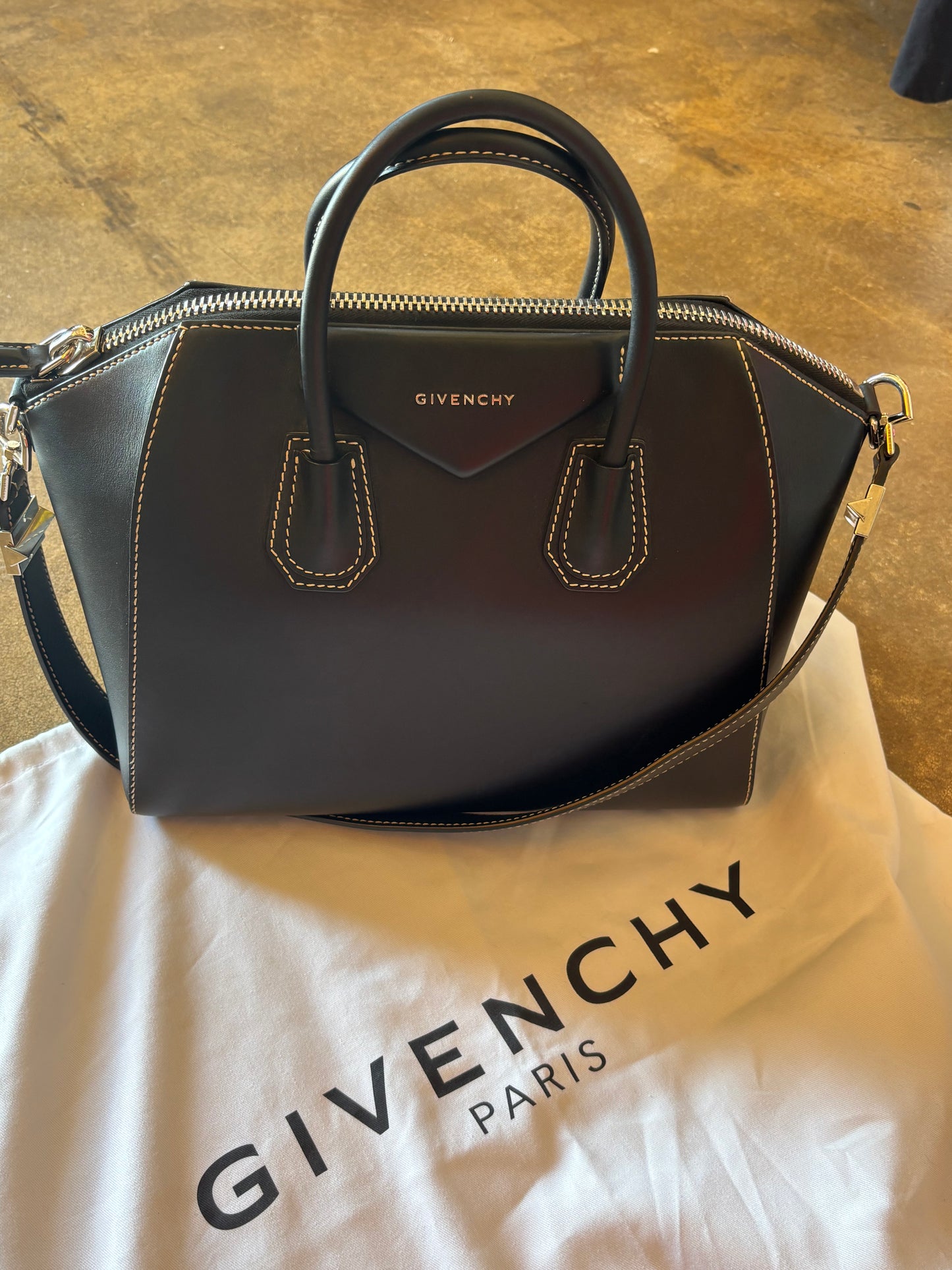 Givenchy Antigona medium Black Box Leather Bag