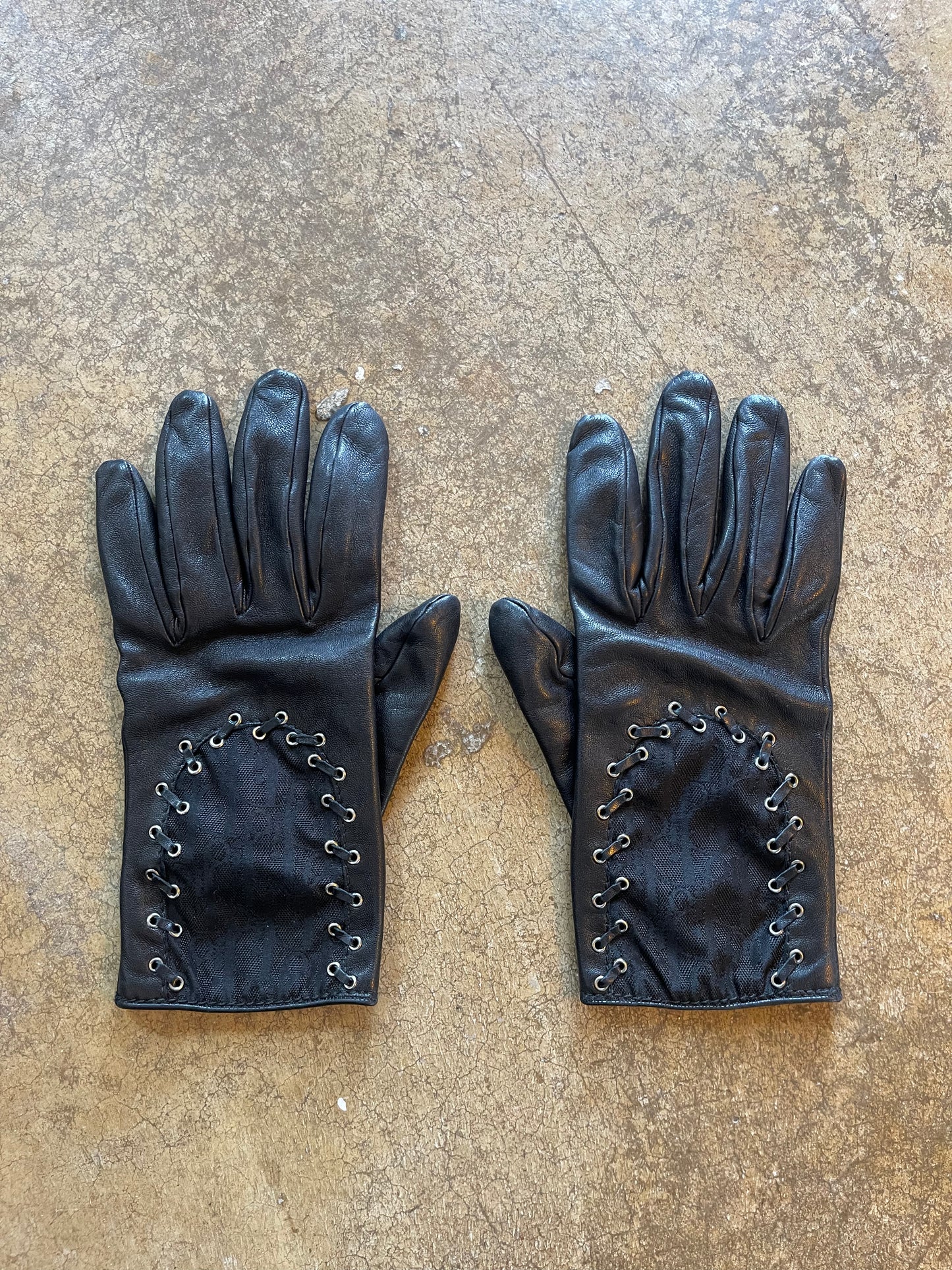 Load image into Gallery viewer, Dior Black Leather Trotter Gloves
