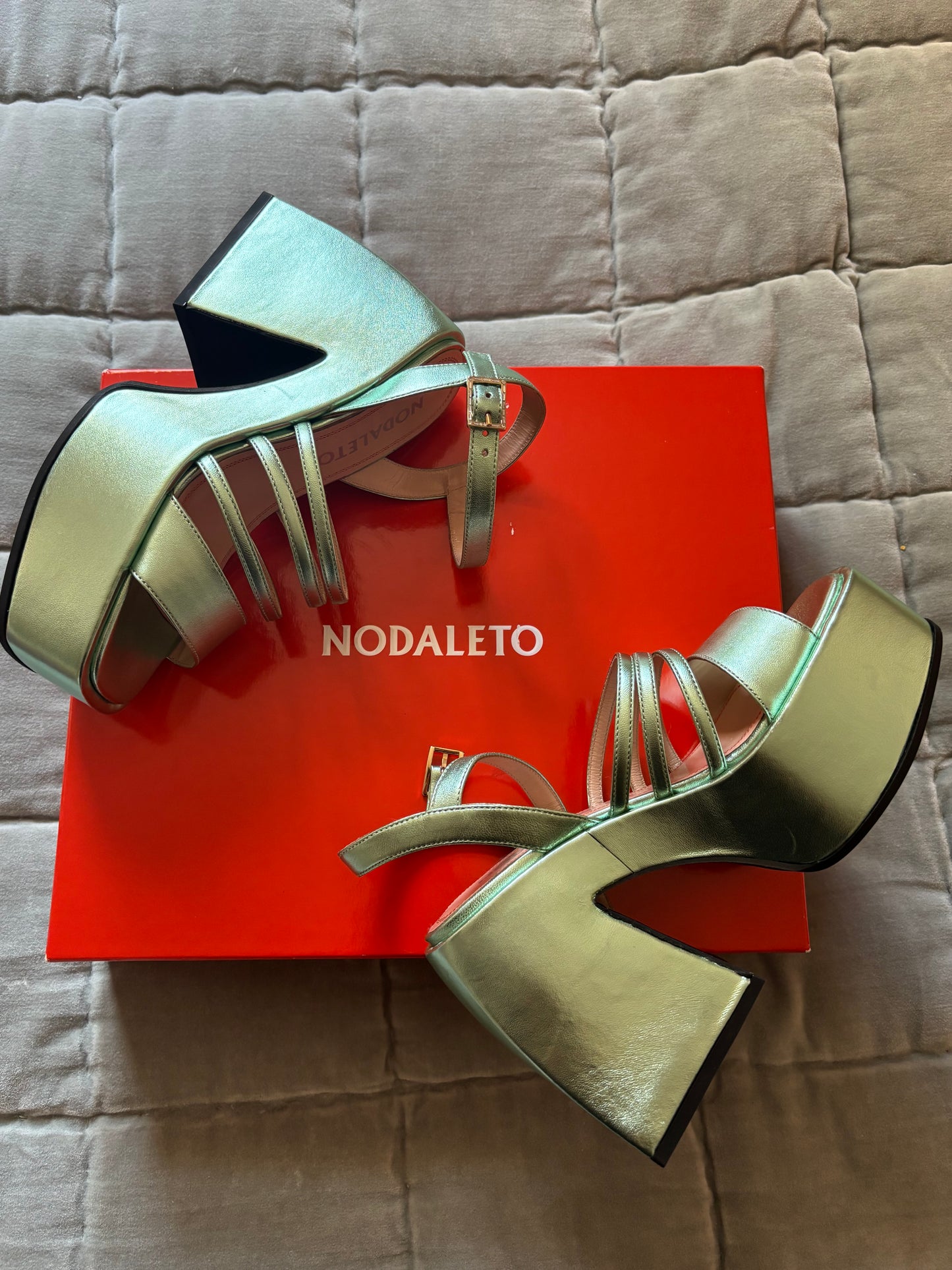 Nodaleto Mint Metallic Heels - new