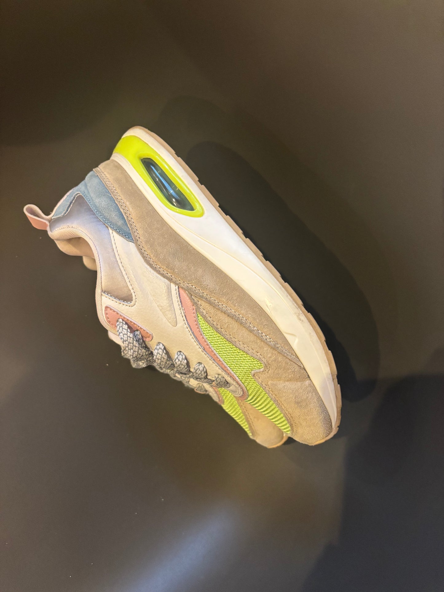 Hoff Trainers