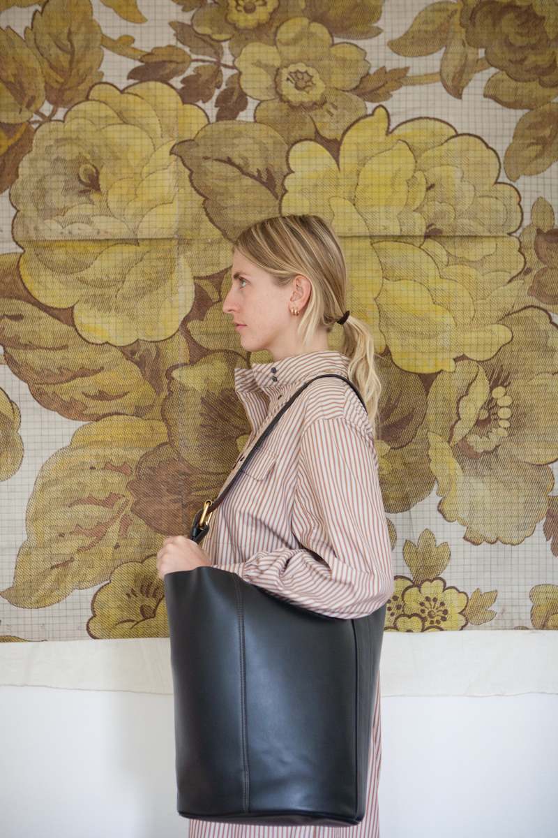 Souer Reversible Saul Bucket Bag - nwt