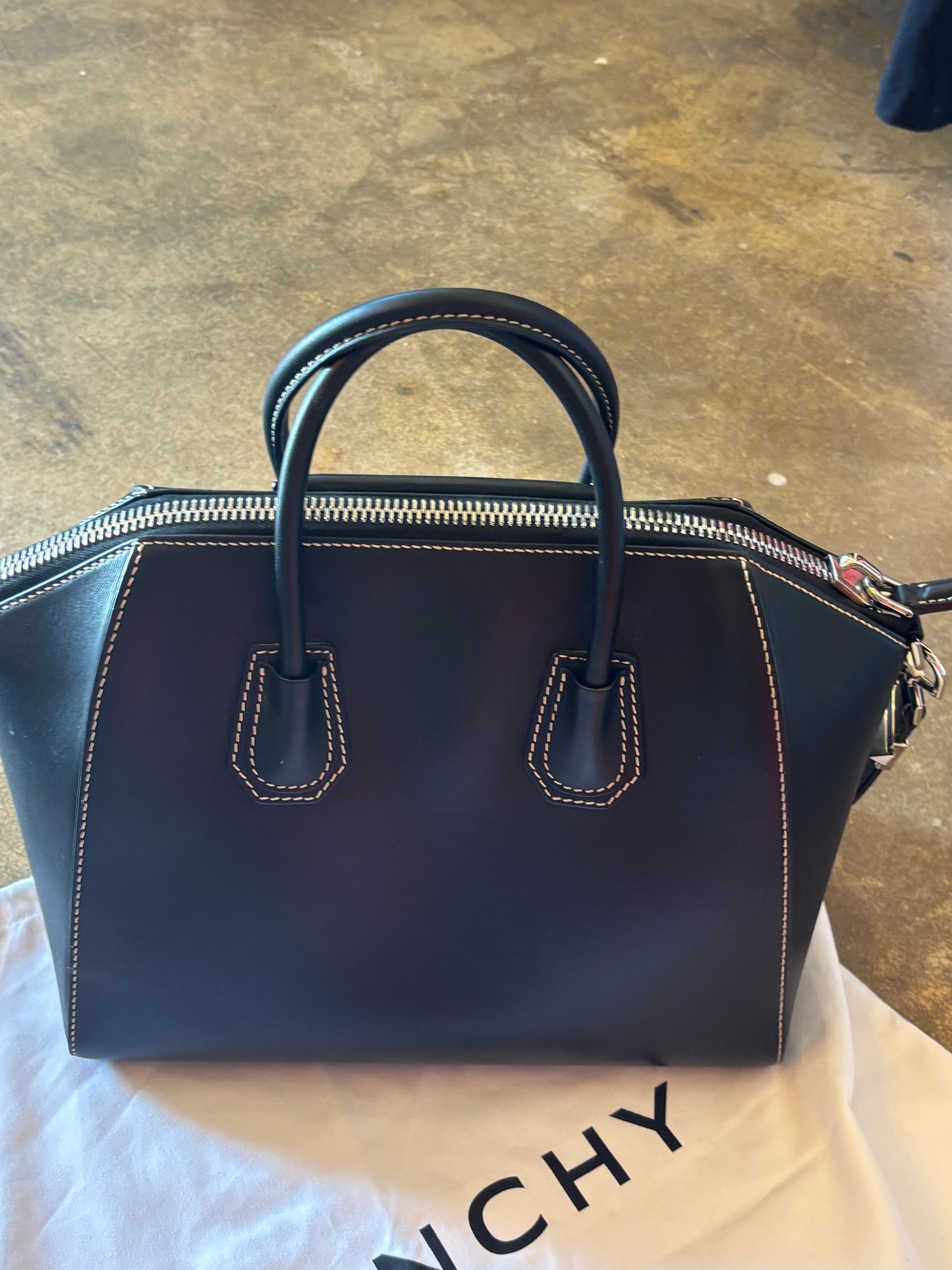 Givenchy Antigona medium Black Box Leather Bag