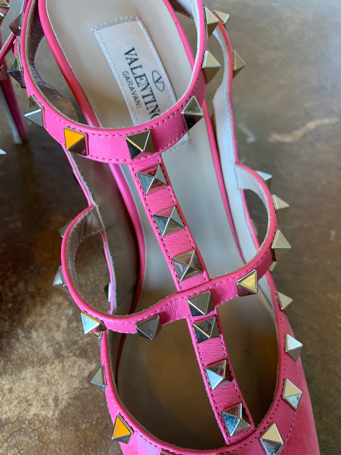 Valentino Garavani Rockstud Suede Pink Heels