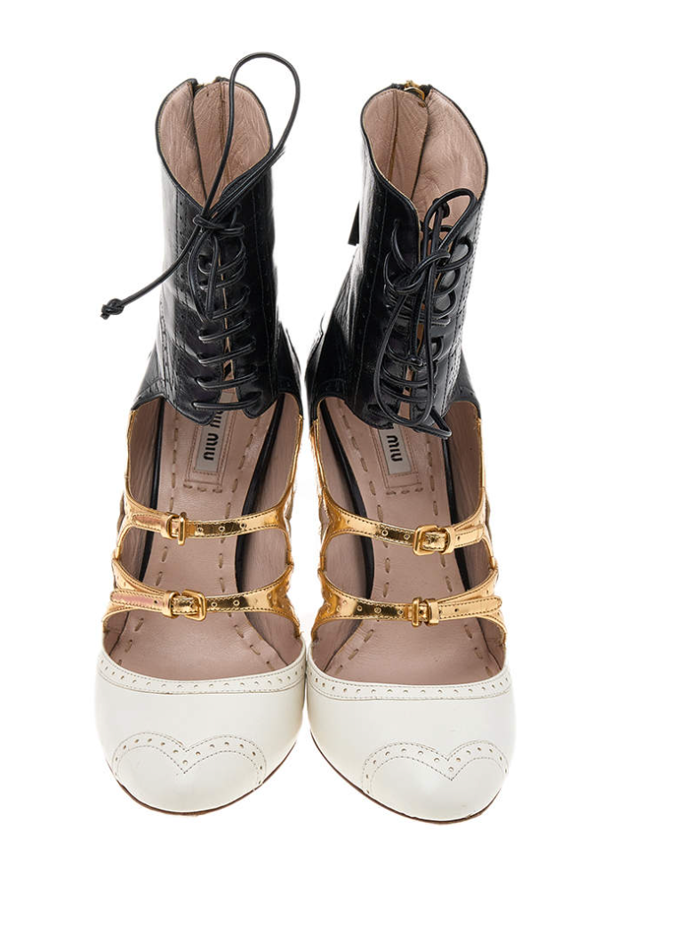 Load image into Gallery viewer, Miu Miu Cut Out Leather Lace Up Ankle Boots
