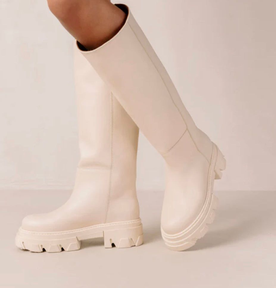 Load image into Gallery viewer, Alohas Cream Leather Boots
