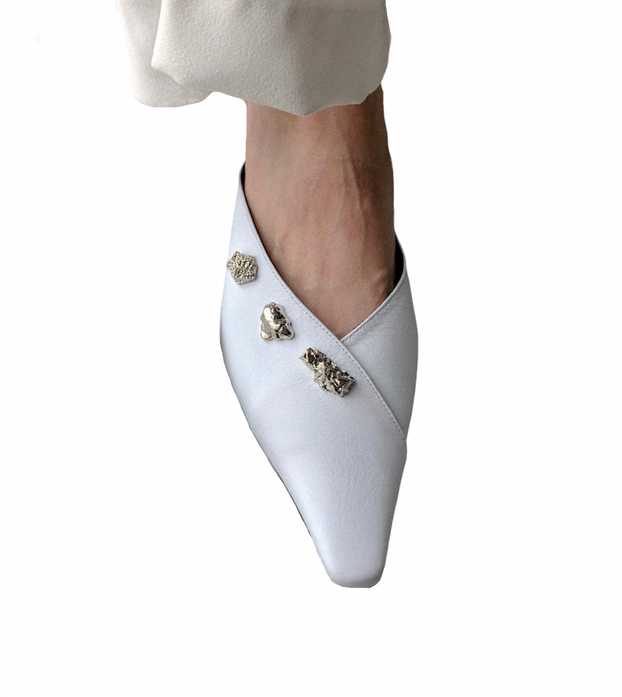 Load image into Gallery viewer, Yuul Yie White Leather Mules - NIB
